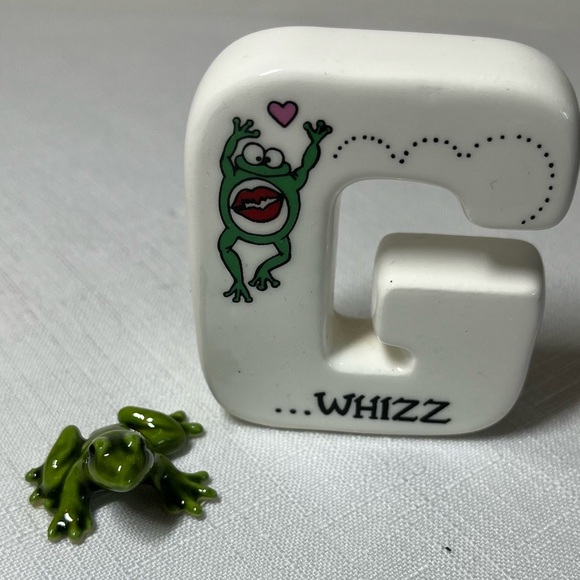 Frog Decor & Letter G with WHIZZ - White and Green. Fun. G-WHIZZ - Picture 2 of 6